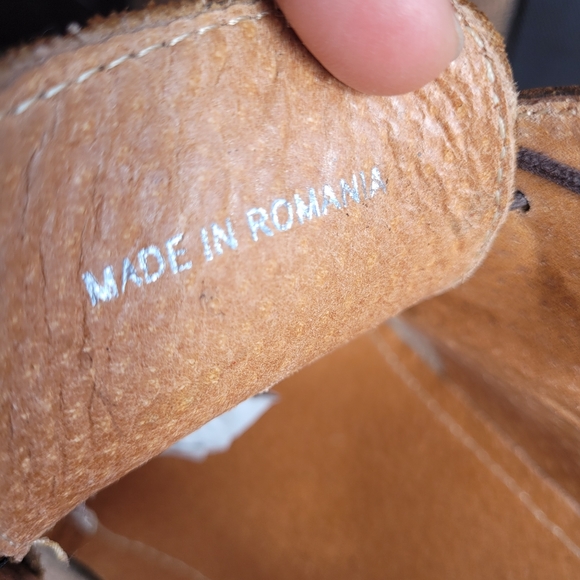 Dress shoes - Picture 2 of 5